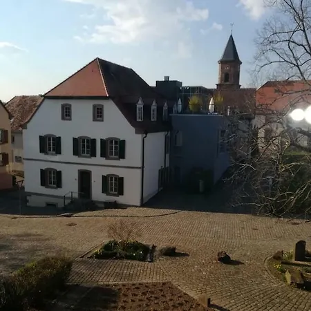 Im Historischen In Apartment Hornbach